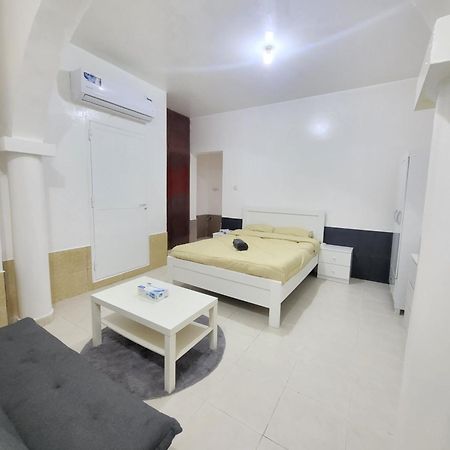 Corniche Full Studio Apartment Абу-Даби Экстерьер фото