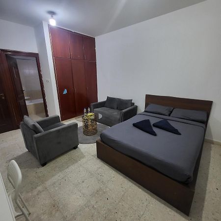 Corniche Full Studio Apartment Абу-Даби Экстерьер фото