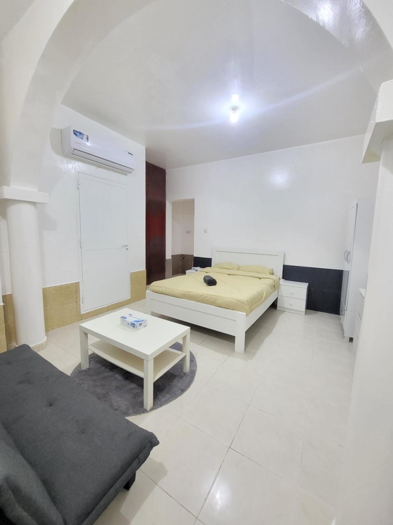 Corniche Full Studio Apartment Абу-Даби Экстерьер фото