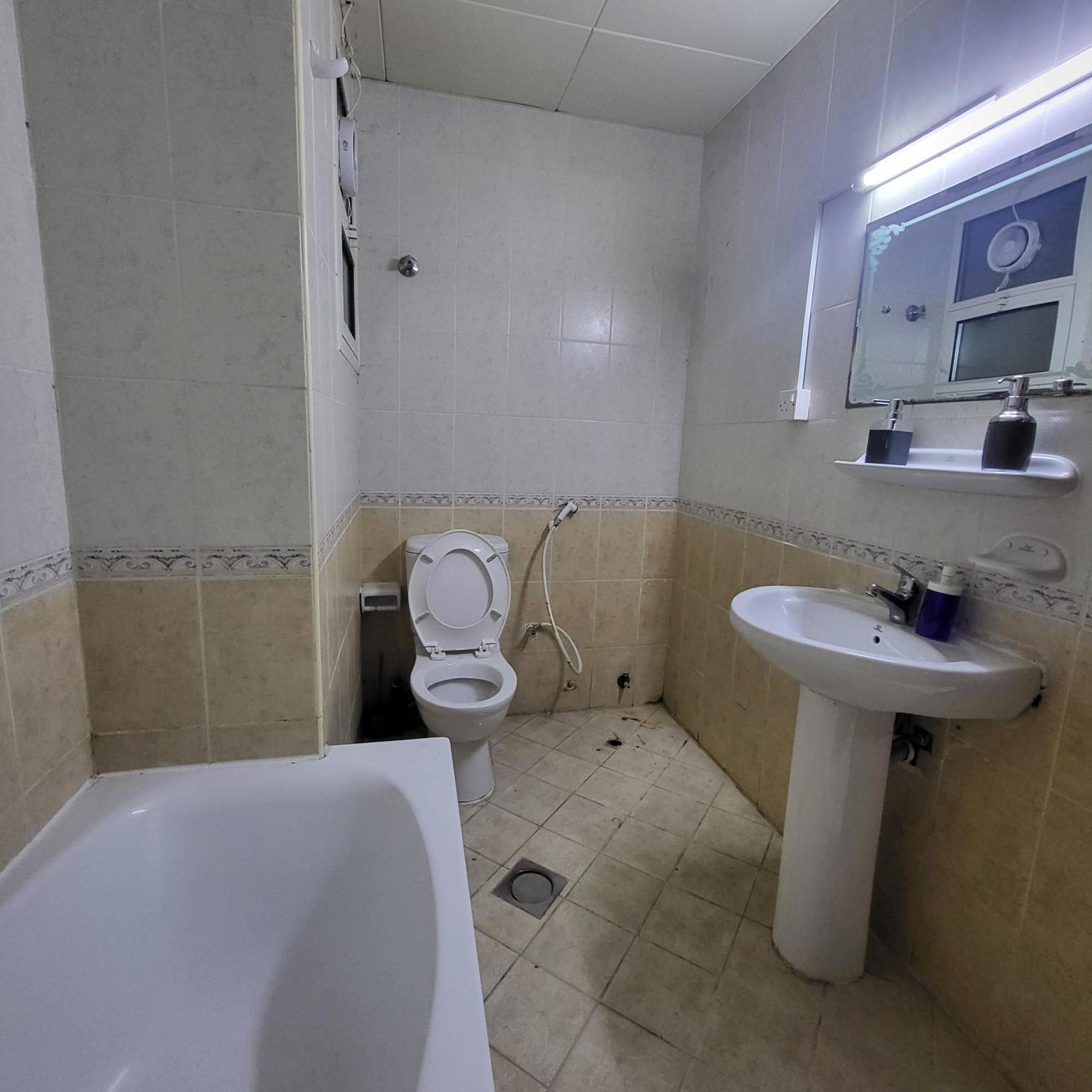 Corniche Full Studio Apartment Абу-Даби Экстерьер фото